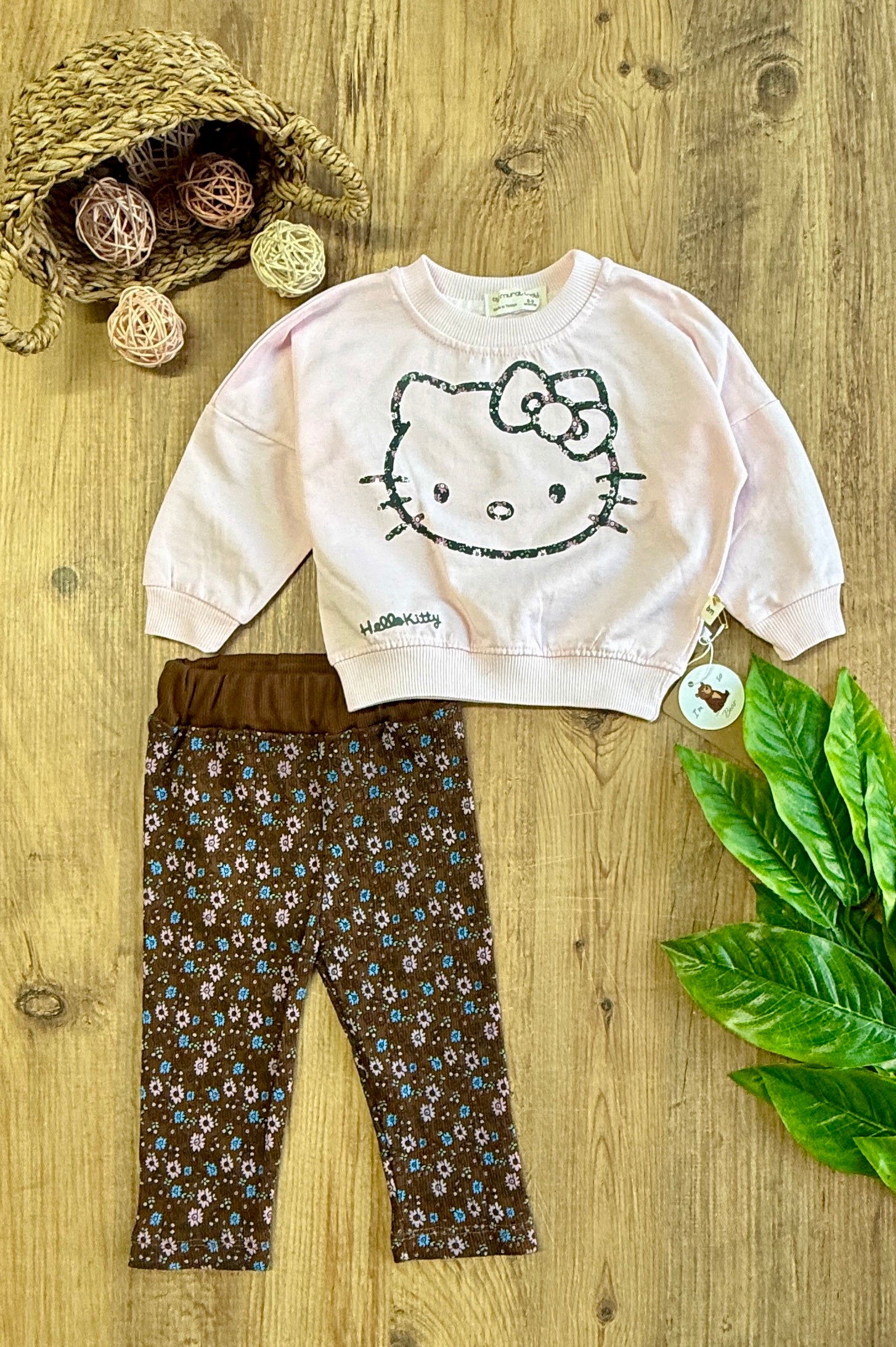 Kity Desenli Kız Bebek ve Çocuk Mevsime Uygun Takımlar