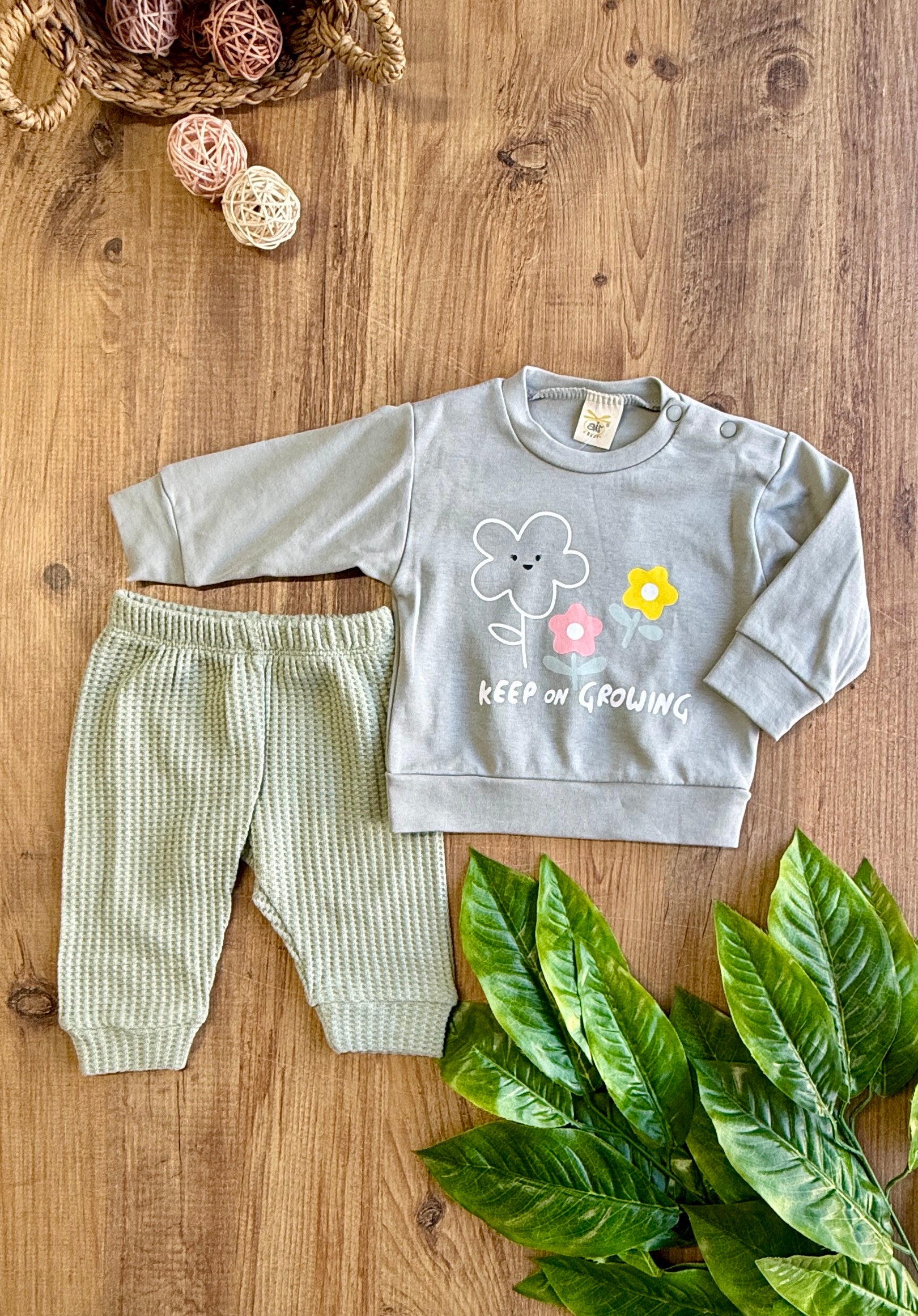 Pantolonu Kareli Kız Bebek Takımı