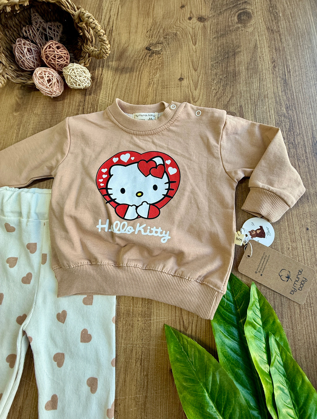 Kız Bebek Hello Kity Kalp Desenli Takım