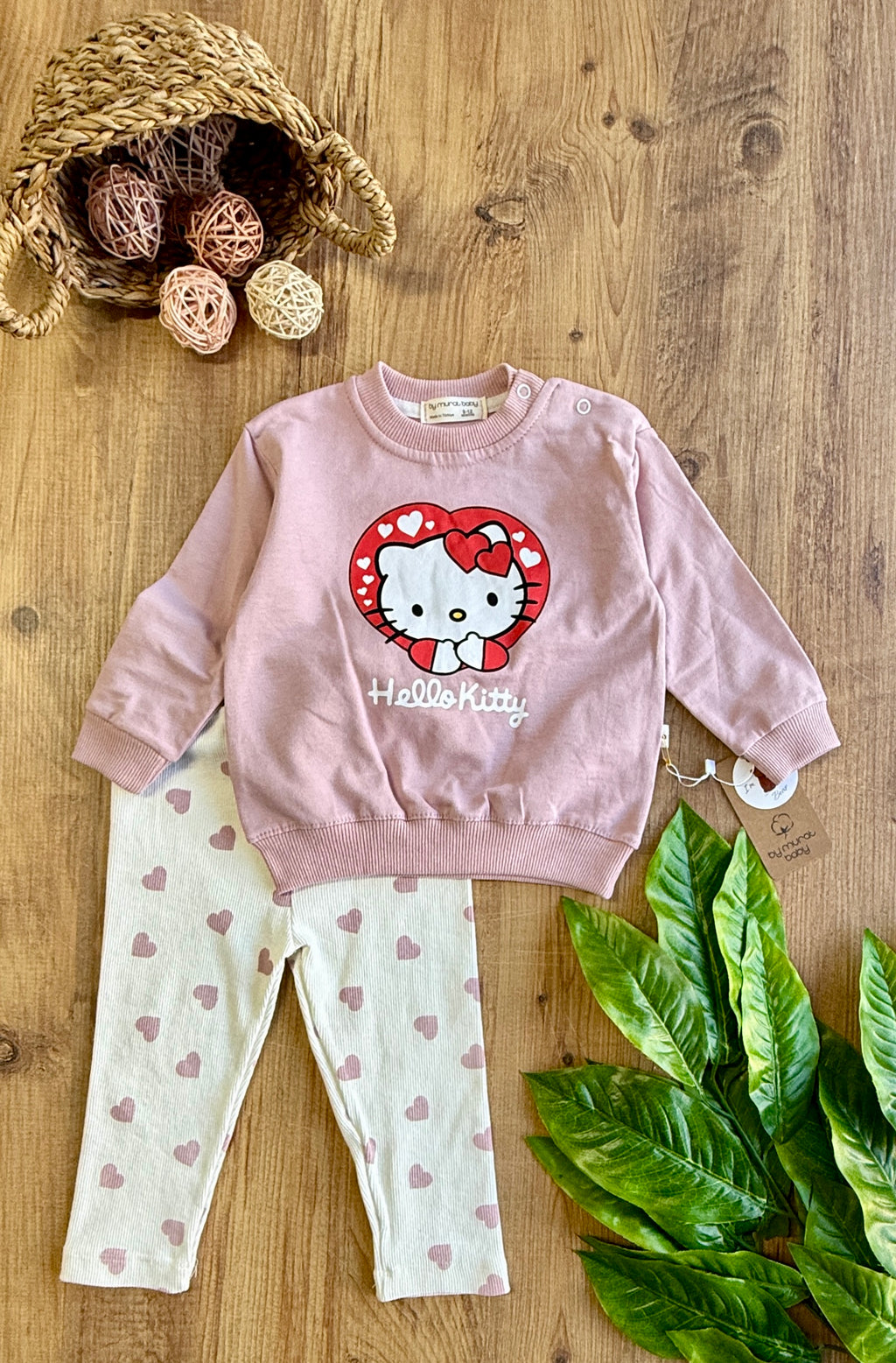 Kız Bebek Hello Kity Kalp Desenli Takım